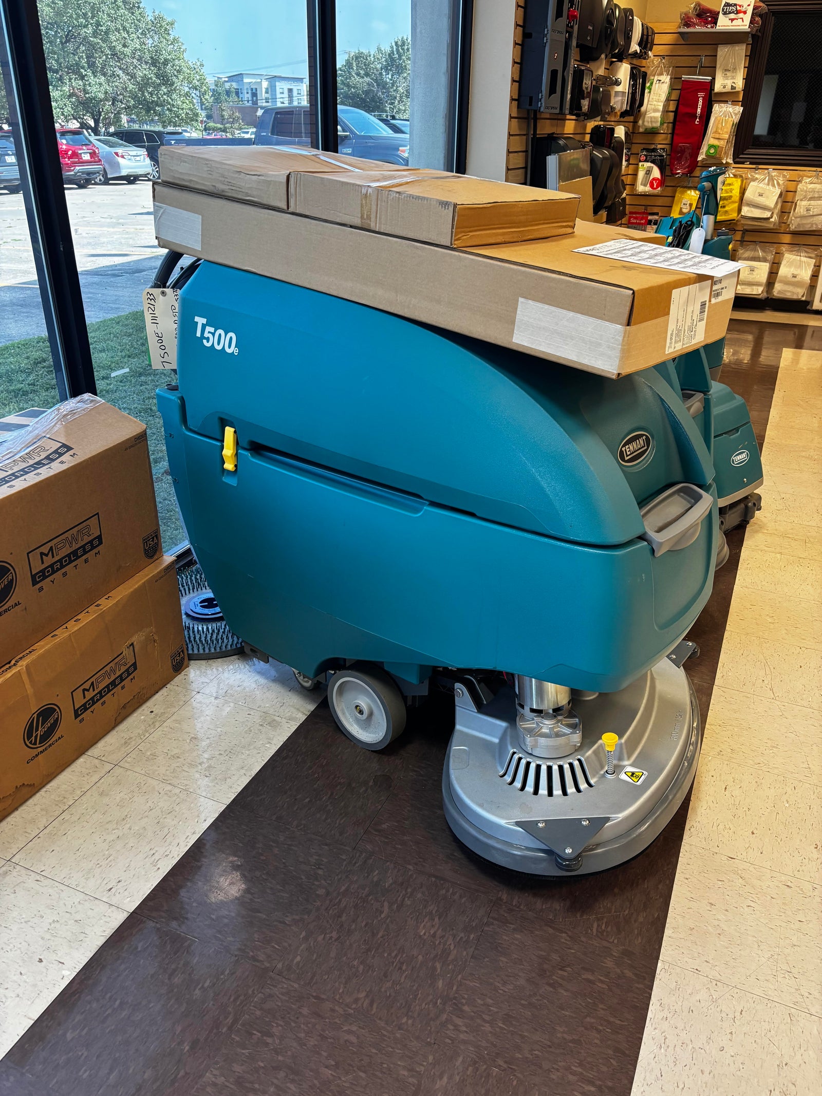 Tennant T500e, Walk Behind Floor Scrubber, 32", Disk, Battery, Demo Unit, 1 Year Warranty, T500e-800-D