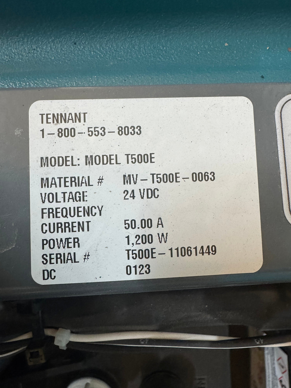Refurbished, Tennant T500e, Walk Behind Floor Scrubber, 32", 22.5 Gallon, Battery, Self Propel, Disk, 9/1/1 Warranty