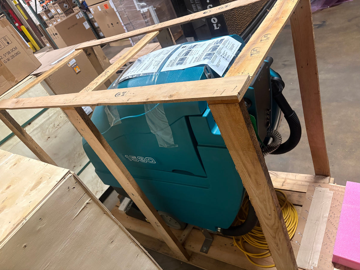 Tennant 1530, Walk Behind Carpet Extractor, 30 Gallon, 19", Demo Unit, 1 Year Warranty, 614000