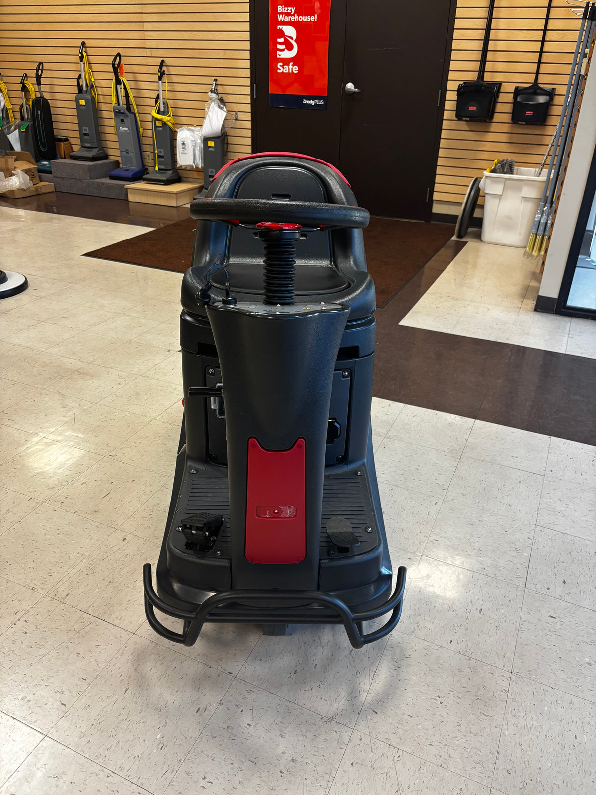 Viper AS530R, Rider Floor Scrubber, 20", 22 Gallon, Battery, Disk, Demo Unit, 1 Year Warranty, 56385072