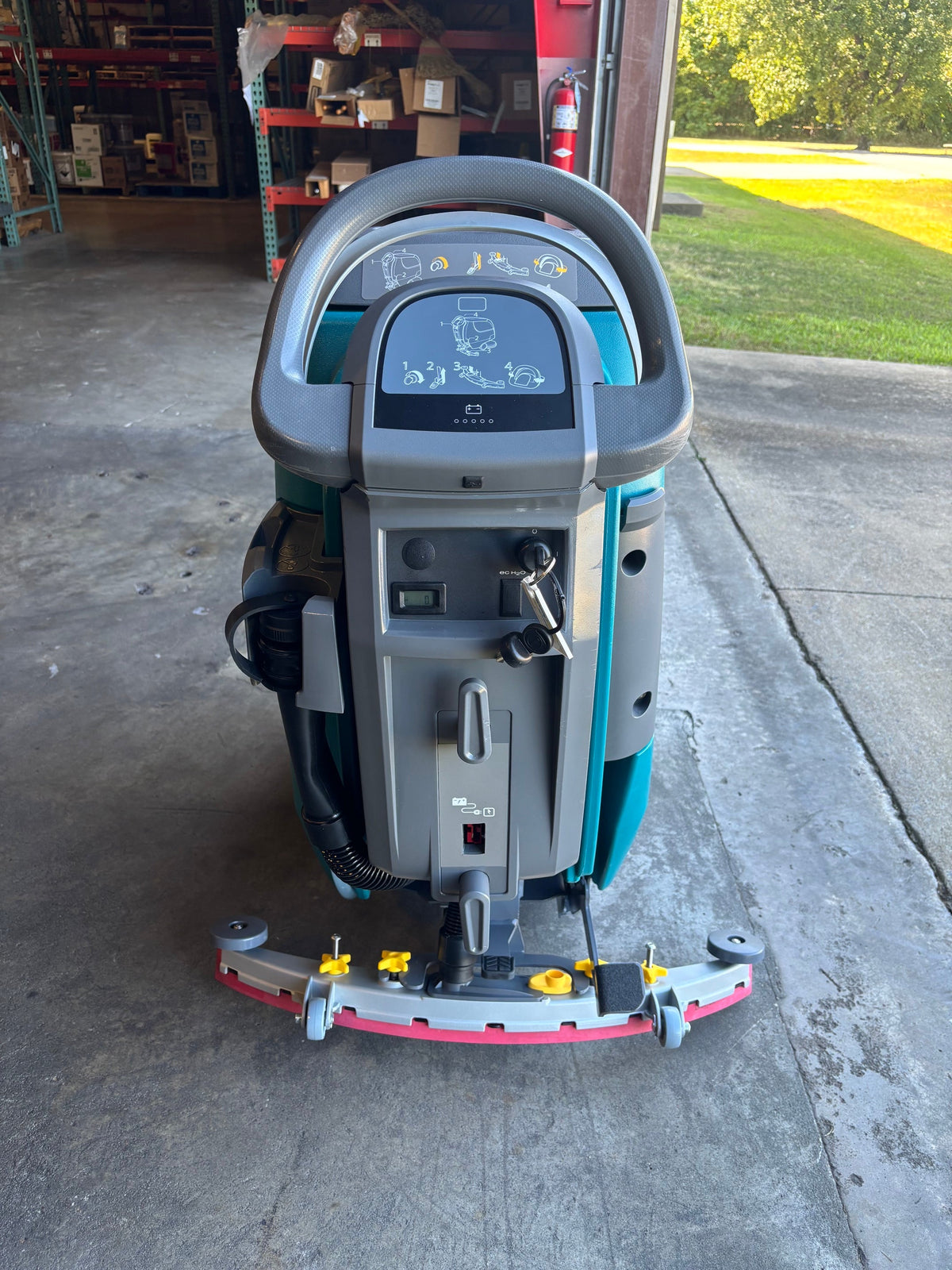 Refurbished Tennant T300e, 20" Walk Behind Disk Floor Scrubber, Battery, Pad Assist, 3/1/1 Warranty, Quick Ship