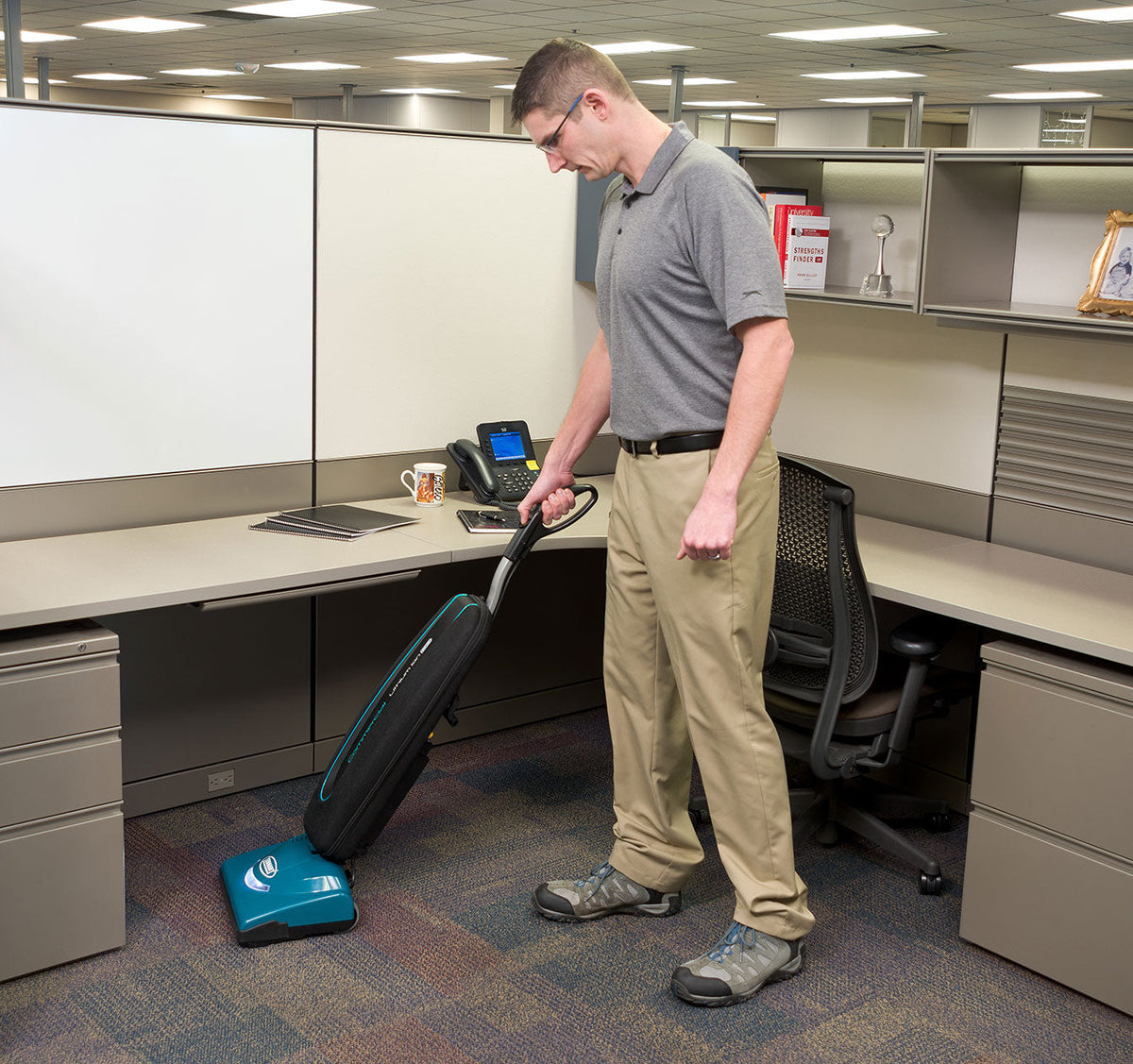 Tennant V-LWU-13B, Upright Vacuum, 13", Single Motor, Battery, HEPA, No Tools, 1 Year Warranty, 1236914