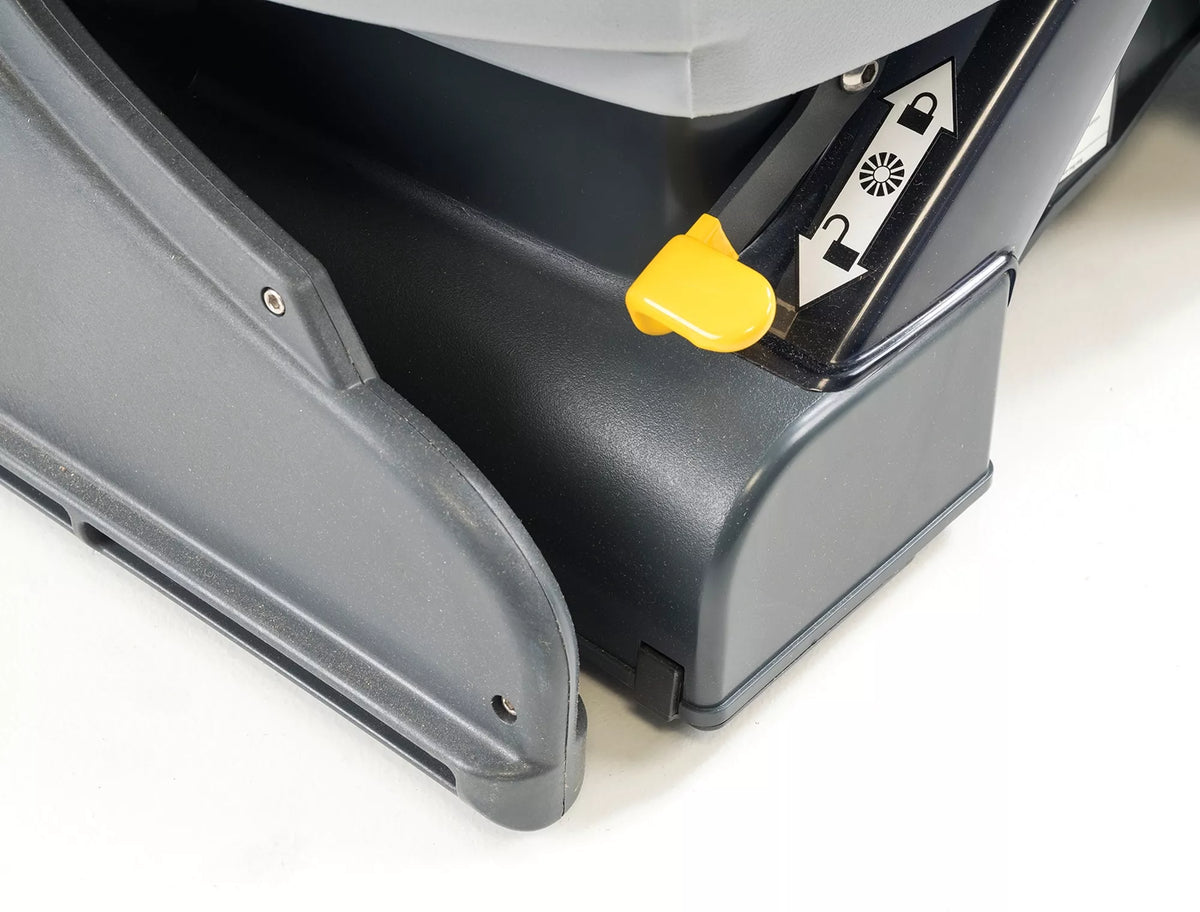 Advance ES300 & ES400, Carpet Extractor, 9 or 12 Gallon, 16 or 18", Pull Back or Forward/Reverse, 3 Year Warranty