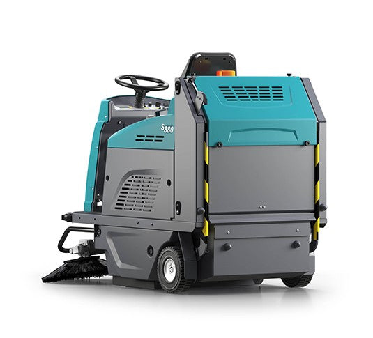 Tennant S880, Floor Sweeper, 48", 18 Gallon Hopper, Ride On, Battery, Dual Side Brushes, 2 Year Warranty