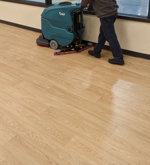 Tennant T290, Floor Scrubber, 20", 10.5 Gallon, Disk, Battery, Pad Assist, 3 Year Warranty