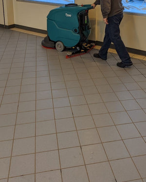 Tennant T290 | Floor Scrubber | 20" | 10.5 Gallon | Disk | Battery | Pad Assist | 3 Year Warranty