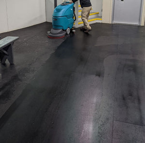 Tennant T290 | Floor Scrubber | 20" | 10.5 Gallon | Disk | Battery | Pad Assist | 3 Year Warranty