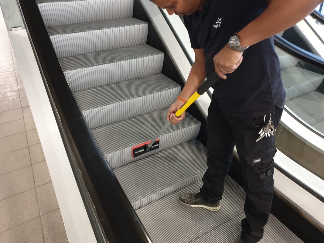Escalator Riser Cleaner, 9", Pads Sold Separately, Escateq