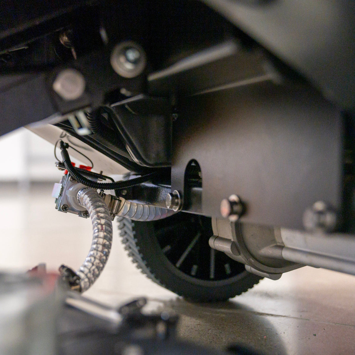 Walk Behind Floor Scrubber, 26", 22 Gallon, Battery, Self Propel, Disk, 3/3/1/1 Warranty