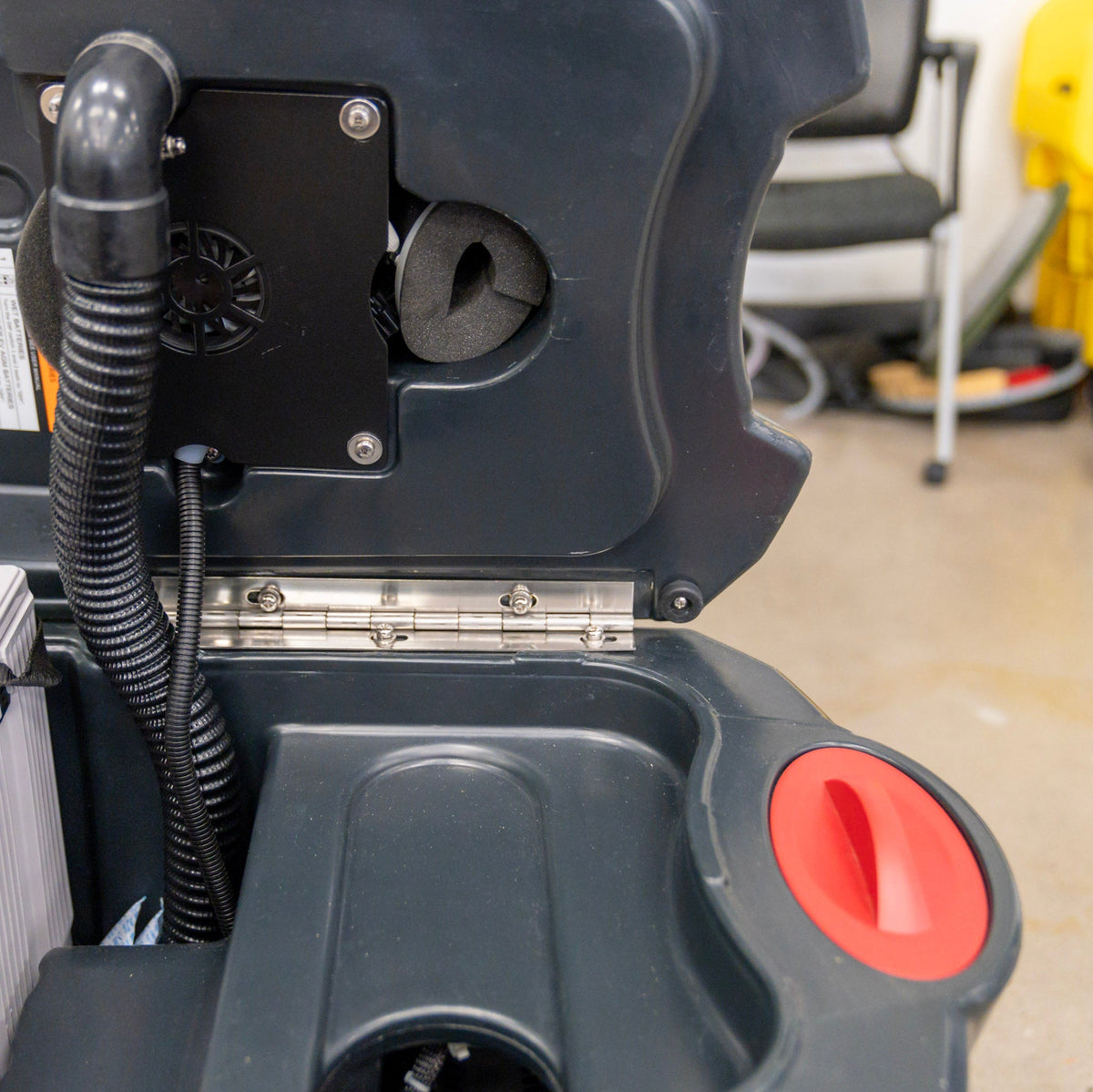 Walk Behind Floor Scrubber, 20", 16 Gallon, Battery, Pad Assist, Disk, 3/3/1/1 Warranty