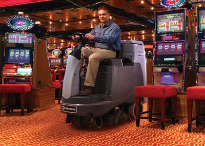 Advance ES4000, Carpet Extractor, 28 Gallon, 28", Ride On, Battery, 3 Year Warranty