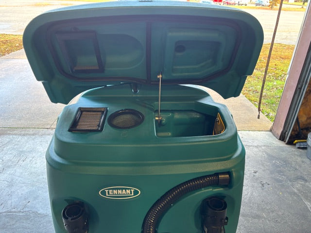 Refurbished Tennant T12, Rider Floor Sweeper-Scrubber, 32", 35 Gallon, Battery, Cylindrical, 9/1/1 Warranty