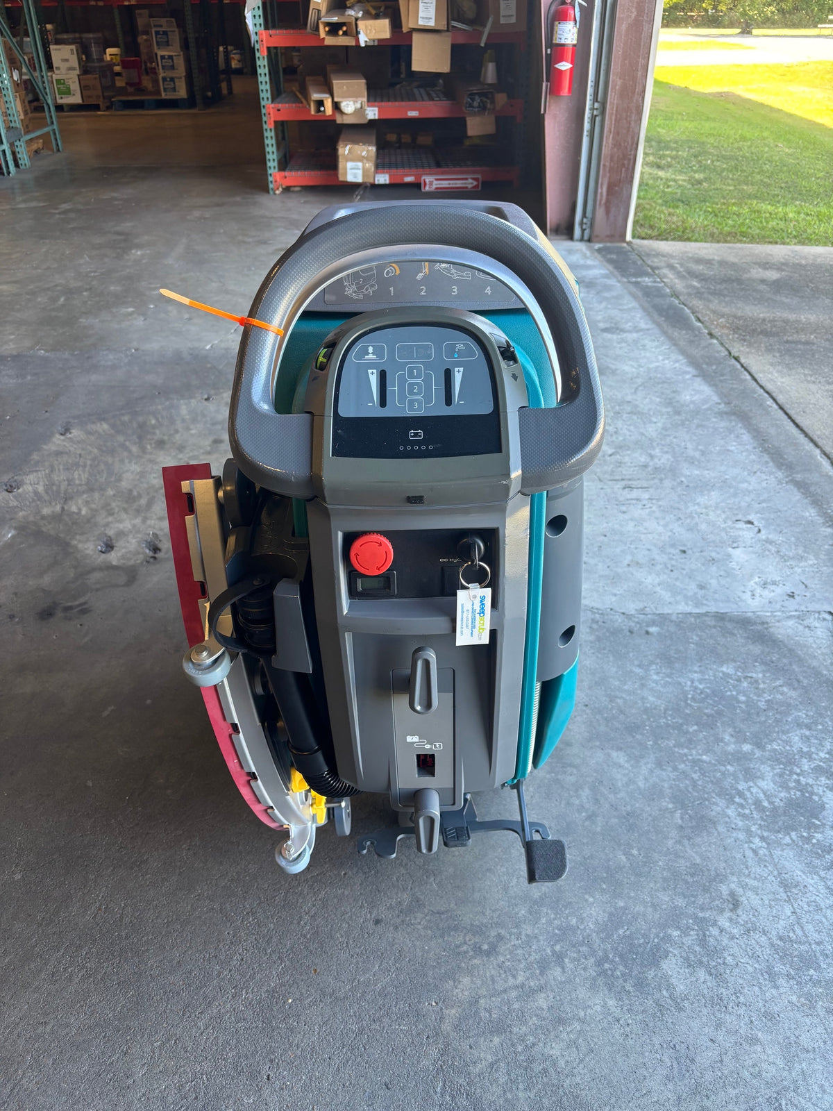 Refurbished Tennant T300, 20" Walk Behind Disk Floor Scrubber, Battery, Self Propel, 3/1/1 Warranty, Quick Ship