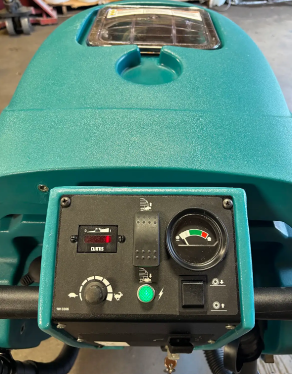 Refurbished Tennant 1610, Walk Behind Carpet Extractor, 22", Self Contained, Battery, 3/1/1 Warranty