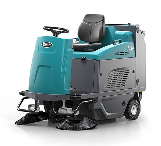 Tennant S880, Floor Sweeper, 48", 18 Gallon Hopper, Ride On, Battery, Dual Side Brushes, 2 Year Warranty